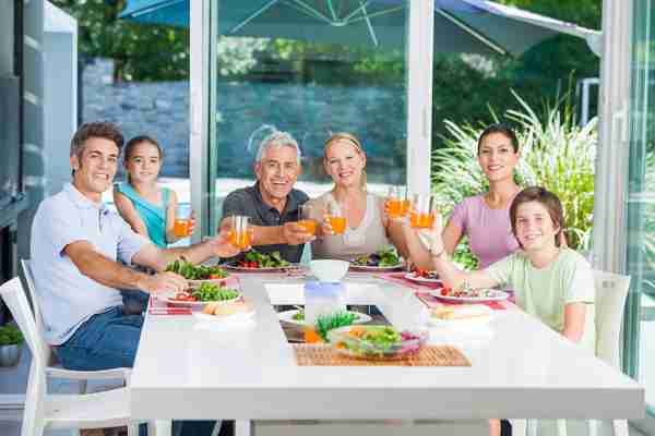 La scelta del tavolo da pranzo: consigli per gli acquisti